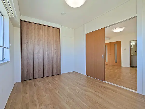 ホワイトシャトー豊田の洋室