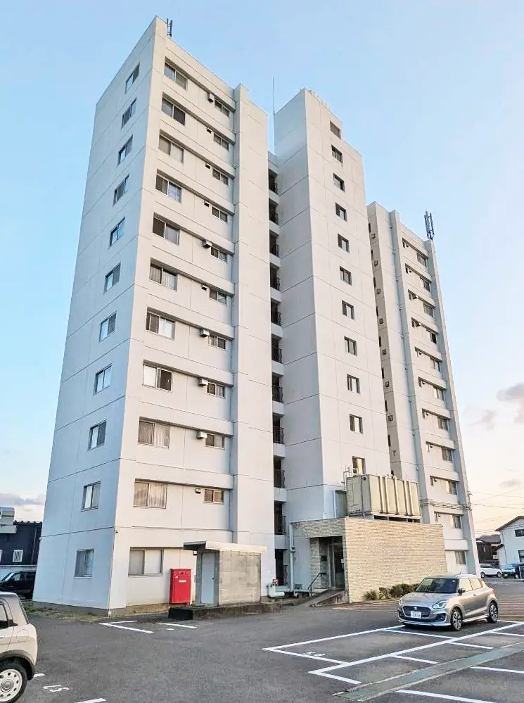 ホワイトシャトー豊田外観